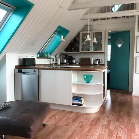 Alletiders I Apartment Ballen (Samso)